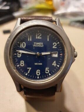 10/$20 Timex Indiglo Silver/Blue Leather Men's Watch w/Day-Date